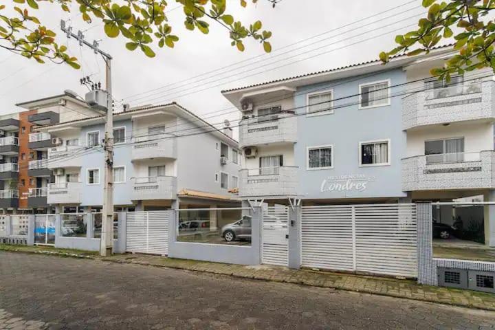 Self Check-In Wi-Fi , 2 Garagens, Home-Officce, Ar Quente E Frio Флоріанополіс Екстер'єр фото